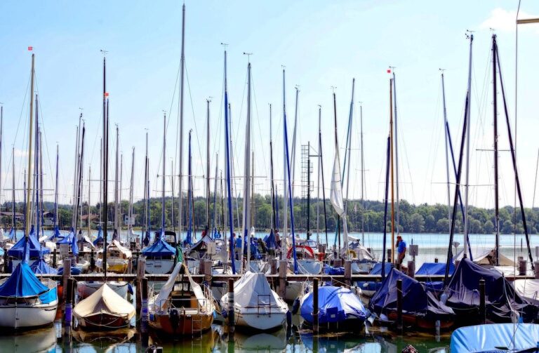 Port na Mazurach — praktyczny poradnik dla żeglarzy